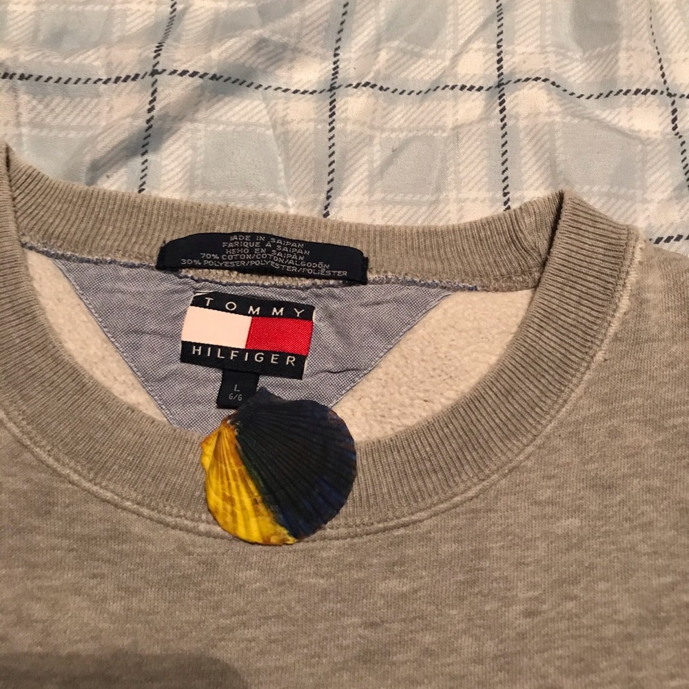 Vintage Tommy Hilfiger crew neck size Lg - Picture 2 of 3